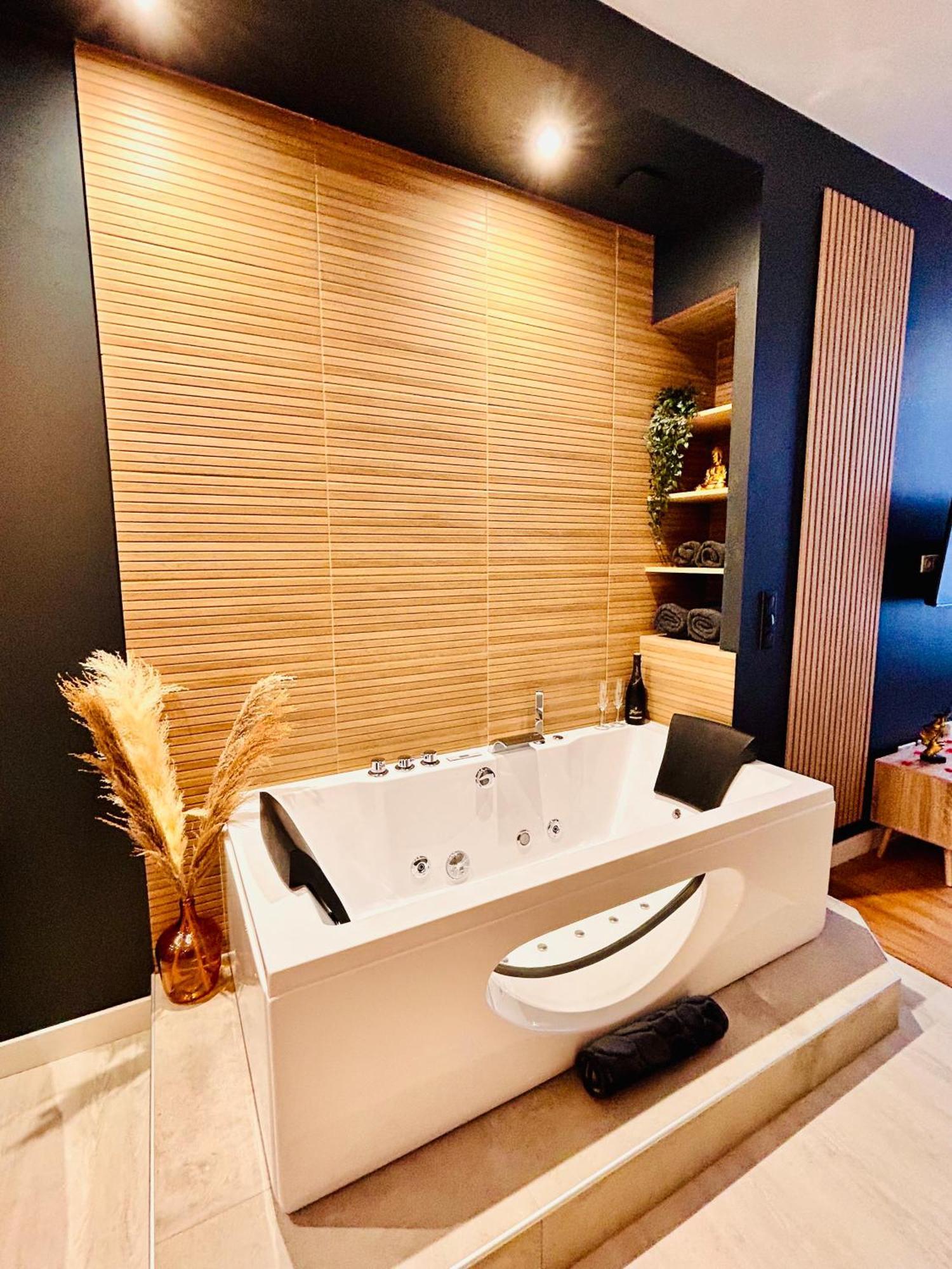 Suite Cosy Jacuzzi Troyes - Secrets D'Ana Εξωτερικό φωτογραφία