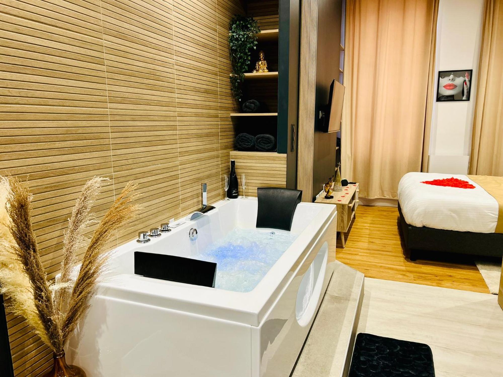 Suite Cosy Jacuzzi Troyes - Secrets D'Ana Εξωτερικό φωτογραφία